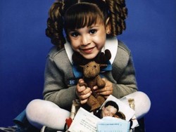 Danna Paola, Imut di Maria Bellena dan Seksi Menggoda di Elite