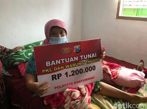 Rasa Haru Warga Banyuwangi Saat Terima Bantuan Modal Usaha