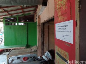 Kertas Ini Ditempel di Rumah Warga Pangandaran yang Belum Vaksinasi