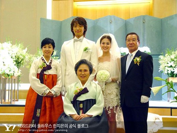 Artis senior Kim Ji Young meninggal dunia pada Februari 2017 akibat kanker paru-paru yang diidapnya.