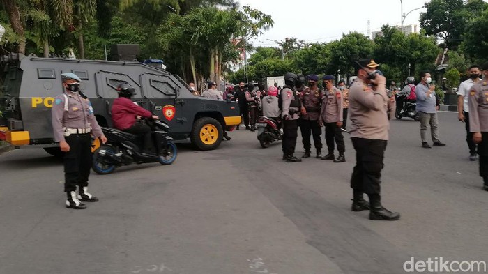 Kondisi Stadion Manahan Solo Jelang Derby Mataram PSIM Yogyakarta akan berhadapan dengan Persis Solo di lanjutan Liga 2 2021. Begini suasana di Stadion Manahan Solo jelang derby Mataram.