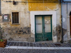 Beli Rumah Seharga Satu Piring Nasi Goreng, Mau?