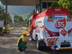 Elnusa Pakai Mobil Tangki Canggih Bawa BBM Pertamina