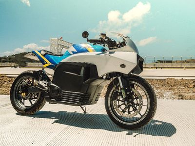 Motor Listrik Universitas Budi Luhur Touring Jakarta-Mandalika