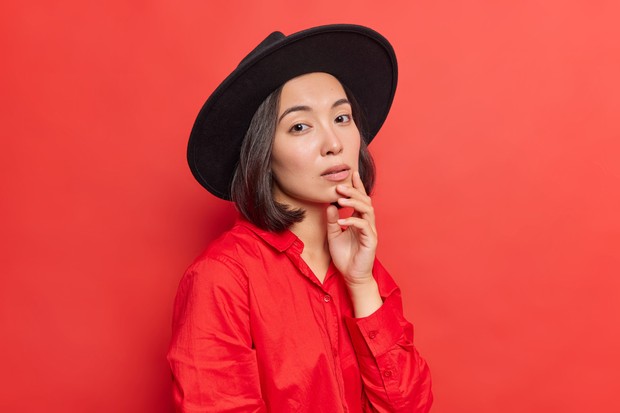 Pastikan kamu menggunakan foto profil yanag terlihat jelas dan profesional | Foto: freepik.com/wayhomestudio