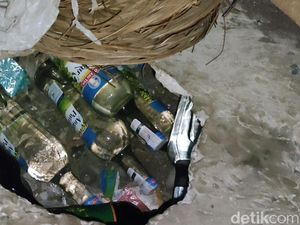 Polisi Gerebek Bunker Miras di Warung Pinggir Jalan Garut