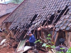 Angin Kencang Rusak 10 Rumah di Cianjur, Satu Orang Terluka