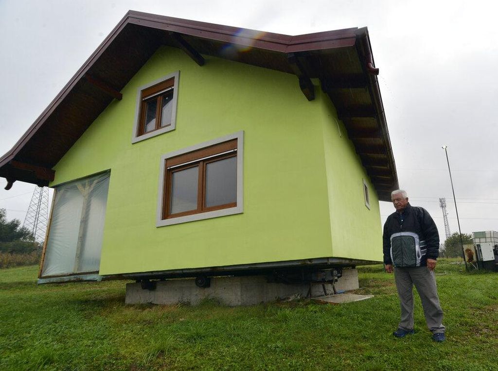 So Sweet! Kakek di Bosnia Bangun Rumah Berputar untuk Sang Istri