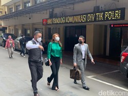 Berkaca-kaca, Tamara Bleszynski Minta Keadilan ke Polisi