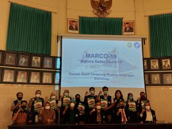 Cerita Dokter Unair Berantas Hoaks-Tingkatkan Vaksinasi di 12 Kepulauan Sumenep