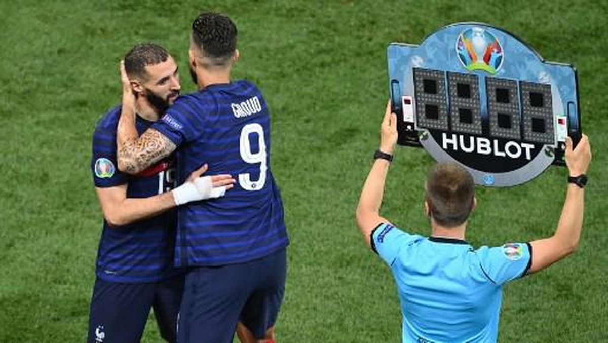 Karim Benzema dan Olivier Giroud di Timnas Prancis. (Foto: AFP/DANIEL MIHAILESCU)