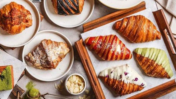 10 Kreasi Bicolor Croissant, Croissant Cantik dengan Dua Warna