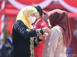 Khofifah Pakai Baju Khas Majapahit di HUT Jatim, Ini Filosofinya Khofifah Pakai Baju Khas Majapahit di HUT Jatim, Ini Filosofinya