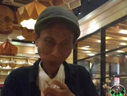 Haru! Driver Ojol Ini Ditraktir Sushi Pertama Kali oleh Sang Putri