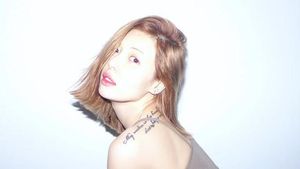 So Pretty! HyunA Tampil Beda dengan Rambut Pendek