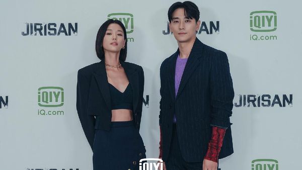 Serasinya Jun Ji Hyun dan Ju Ji Hoon di Konferensi Pers Jirisan