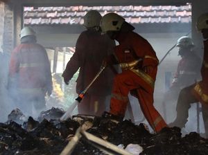 Komplek Kantor Kementerian PUPR di Surabaya Terbakar
