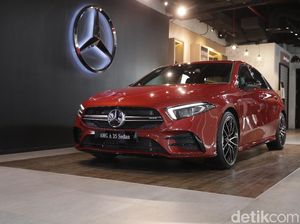 Imbas Pajak Emisi: Mercedes-Benz Nggak Mahal Lagi Ya? Imbas Pajak Emisi: Mercedes-Benz Nggak Mahal Lagi Ya?