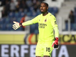 Detik-detik Mike Maignan Mulai Cedera Saat Gagalkan Penalti Salah