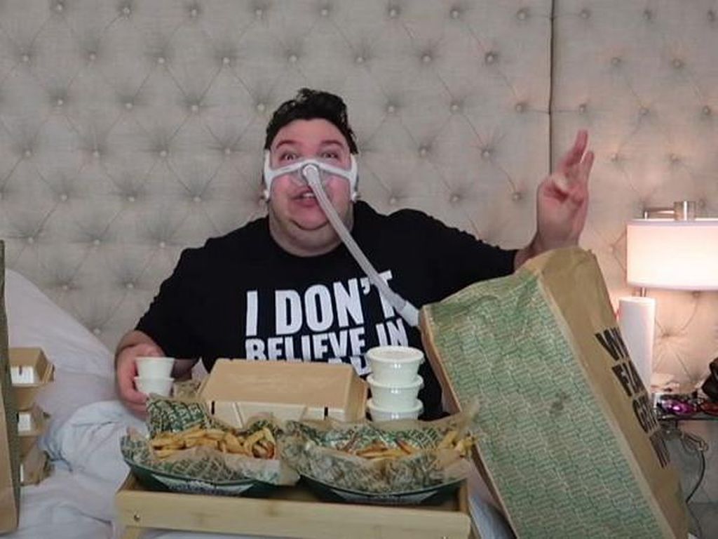 YouTuber Rela Mukbang Ekstrem Sampai Obesitas, Netizen Bikin Petisi YouTuber Rela Mukbang Ekstrem Sampai Obesitas, Netizen Bikin Petisi