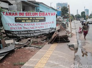 Muncul Spanduk Tanah Belum Dibayar di JPO Tapal Kuda, DKI Beri Penjelasan