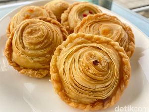 Endul Banget! Pastel Pastry Isi Ragout hingga Lotus Biscoff yang Renyah Endul Banget! Pastel Pastry Isi Ragout hingga Lotus Biscoff yang Renyah