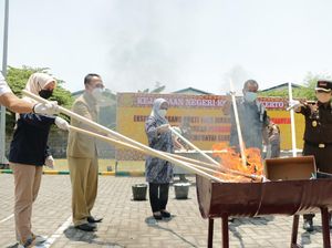 Walkot Mojokerto Minta Orang Tua Awasi Keluarga dari Bahaya Narkoba Walkot Mojokerto Minta Orang Tua Awasi Keluarga dari Bahaya Narkoba