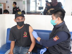 Polda Banten Aktifkan Kembali Gerai Vaksinasi COVID di Kapal Feri