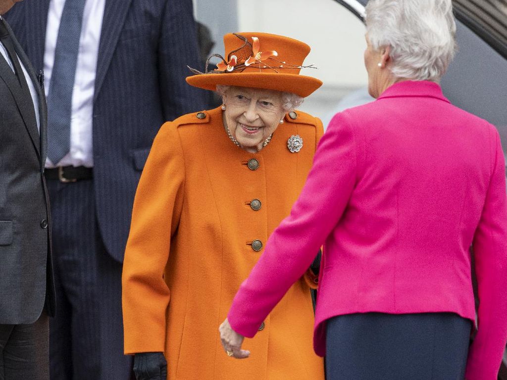 Ratu Elizabeth Cari Petugas Kebersihan, Bayarannya Hampir Setengah Miliar!