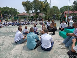 Cegah Tawuran, 100 Pelajar Karawang Mendapat Pembinaan TNI-Polri