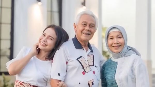 7 Foto Rumah Mewah Rp 20 Miliar Hadiah Rossa untuk Kedua Orangtuanya