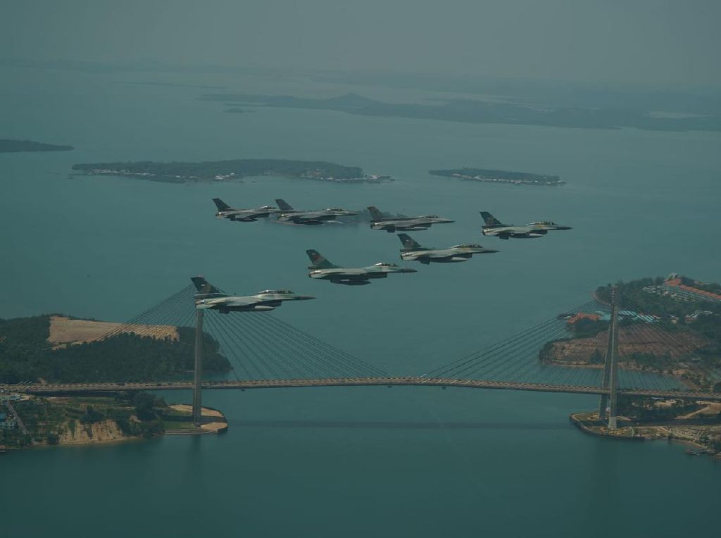 Momen KSAU-CAF RSAF Meet In The Air di Pesawat Tempur Batam-Marina Bay