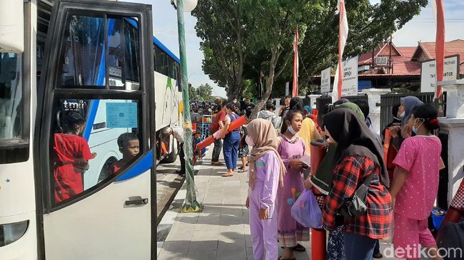 Sempat Dievakuasi, Anak Korban Konflik Pekerja-Perusahaan di Riau Dipulangkan Sempat Dievakuasi, Anak Korban Konflik Pekerja-Perusahaan di Riau Dipulangkan