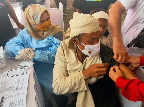 Antusias Masyarakat Baduy Ikuti Vaksinasi COVID-19