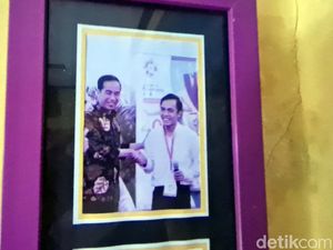 Bona Pencolek Jokowi, Dulu Kuli Bangunan Kini Jadi Orang Kantoran Bona Pencolek Jokowi, Dulu Kuli Bangunan Kini Jadi Orang Kantoran