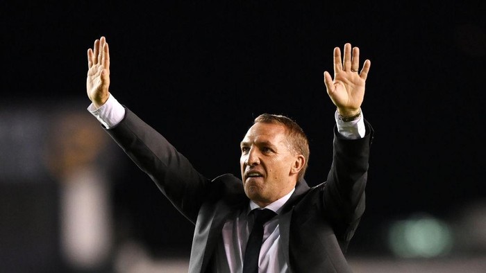 LONDON, ENGLAND - SEPTEMBER 22: Brendan Rogers, Manager of Leicester City acknowledges the fans following victory in the Carabao Cup Third Round match between Millwall and Leicester City at The Den on September 22, 2021 in London, England. (Photo by Justin Setterfield/Getty Images)