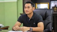 Masih Muda dan Jomblo, Ini Bupati Tuban yang Gayanya Viral Mencuri Atensi