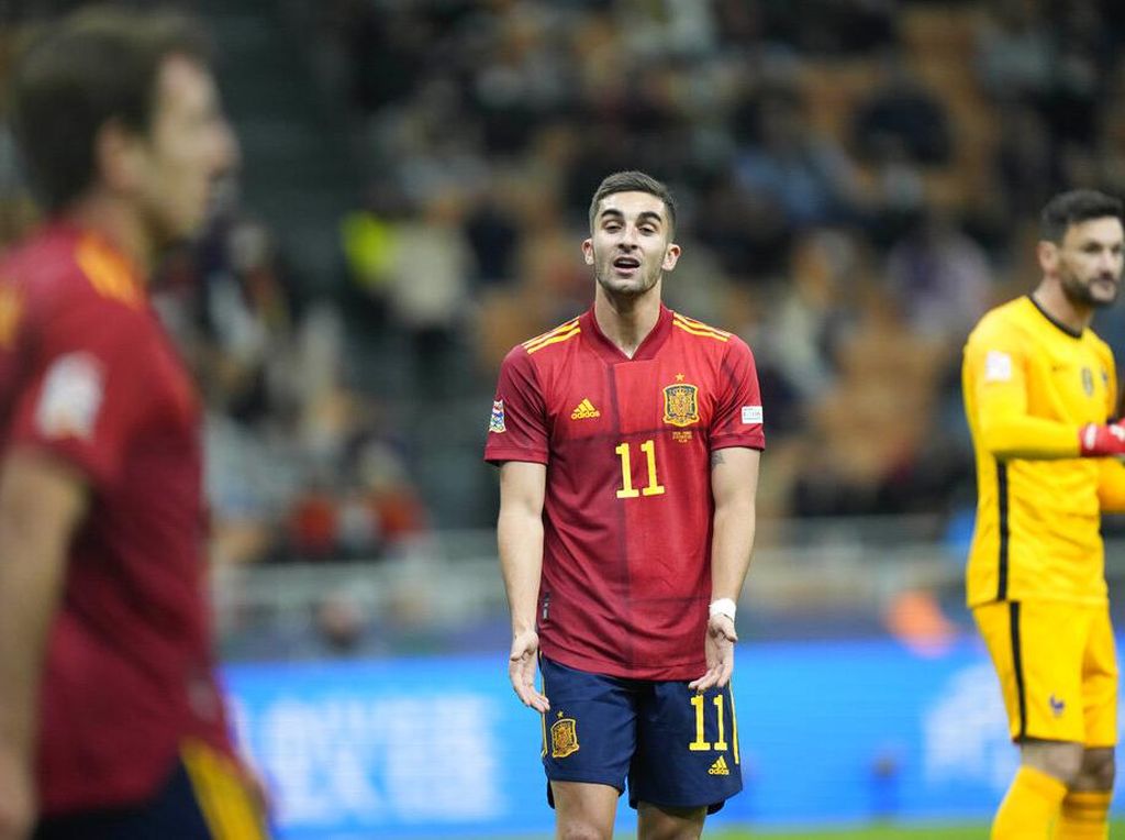 Ferran Torres Retak Kaki, Absen Beberapa Pekan Ferran Torres Retak Kaki, Absen Beberapa Pekan