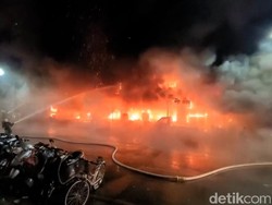 Gedung 13 Lantai di Taiwan Terbakar, 14 Orang Tewas