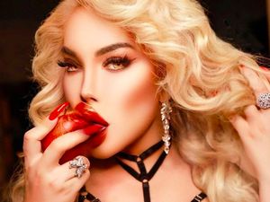 7 Penampilan Transgender Kontroversial, Foto Nude Untuk Buktikan Jadi Wanita