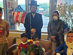 Kisah Rabi Yahudi Bantu Evakuasi Warga Afghanistan dari Taliban