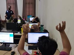 Ternyata Ini Biang Kerok Pinjol Ilegal Masih Tumbuh Subur di RI