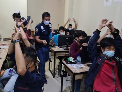 Potret Kantor Pinjol yang Digerebek Polisi, Pegawainya Angkat Tangan
