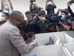 Kilas Kasus Pinjol Ilegal yang Digerebek di Jakbar