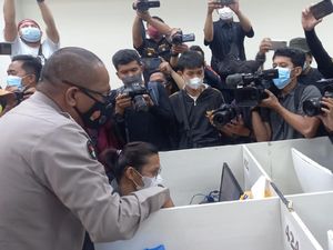 Kilas Kasus Pinjol Ilegal yang Digerebek di Jakbar