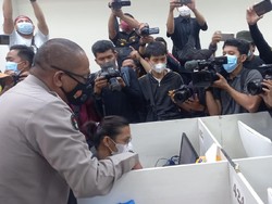 Kilas Kasus Pinjol Ilegal yang Digerebek di Jakbar