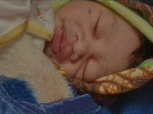 Bayi dengan Bekas Cekikan Ditemukan di Malang, Untungnya Masih Hidup Bayi dengan Bekas Cekikan Ditemukan di Malang, Untungnya Masih Hidup