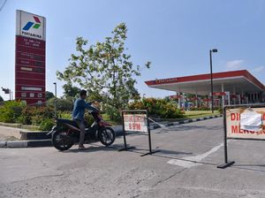 Menteri ESDM Buka-bukaan Rencana Setop Penjualan Motor-Mobil BBM Menteri ESDM Buka-bukaan Rencana Setop Penjualan Motor-Mobil BBM