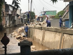 Target Perbaikan Tanggul Kali Baru di Bulak Rantai Selesai Akhir Bulan