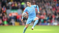Phil Foden (21 tahun) terus bersinar bersama Manchester City. Dirinya cukup oke dipasang sebagai false nine dengan tiga gol dan satu assist disumbangkannya dari tujuh laga (Getty Images/Michael Regan)